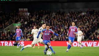 欧协联1/4决赛首回合：水晶宫3-0佛罗伦萨 马特塔点射米切尔萨尔建功